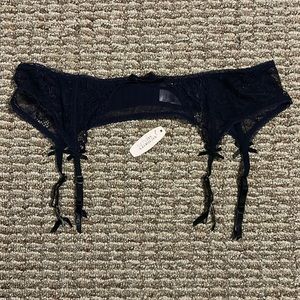 Victoria’s Secret Lace Garter Belt